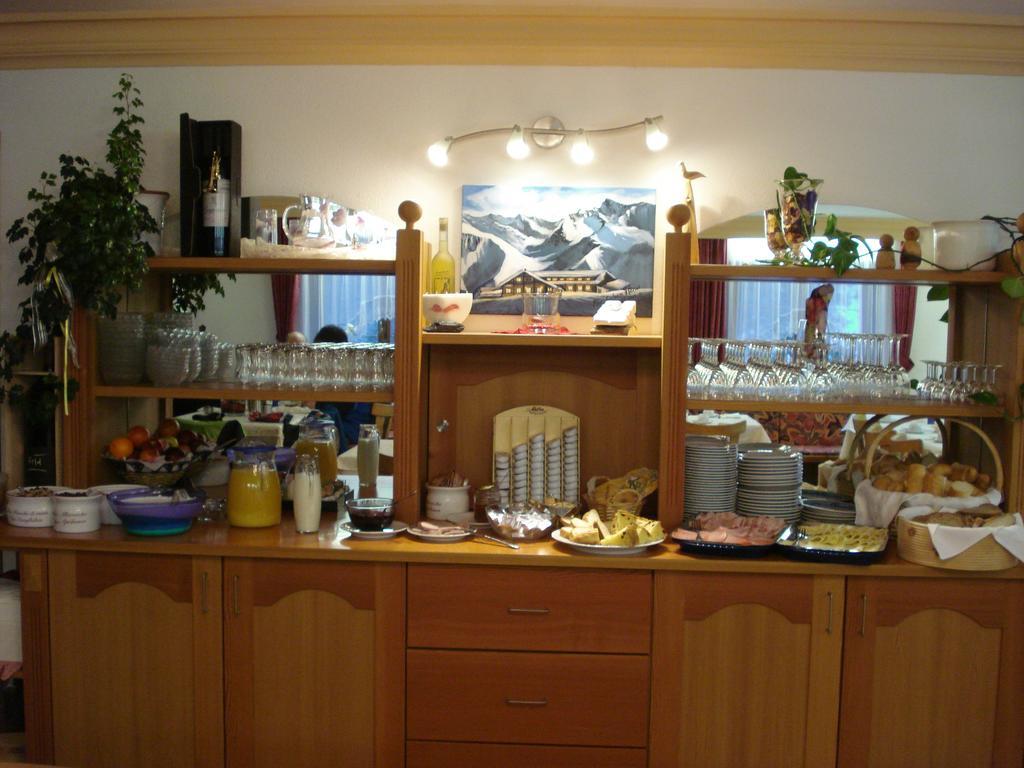 Hotel Alpenfriede Curon Venosta Ngoại thất bức ảnh